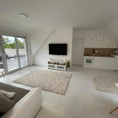 Setany Gyoengye Apartman Balatonlelle