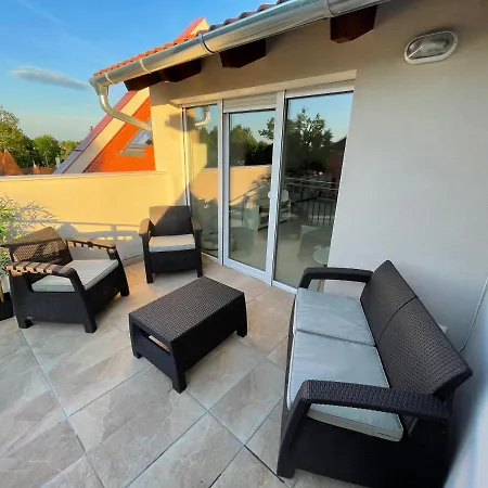Setany Gyoengye Apartman * Balatonlelle